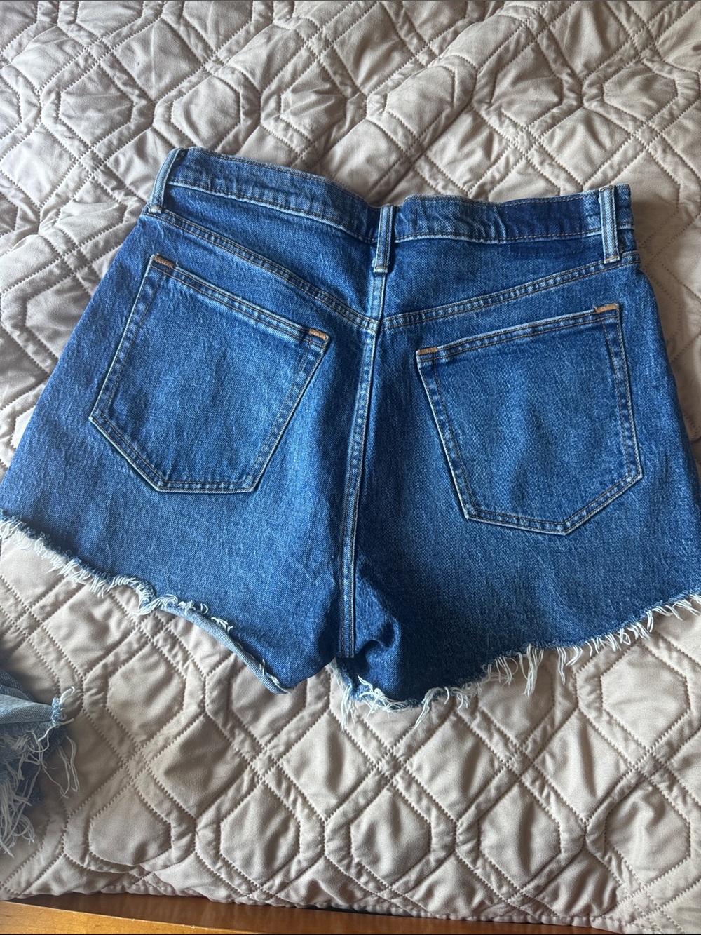 Abercrombie & Fitch the mom short high  curve love - Picture 2 of 3